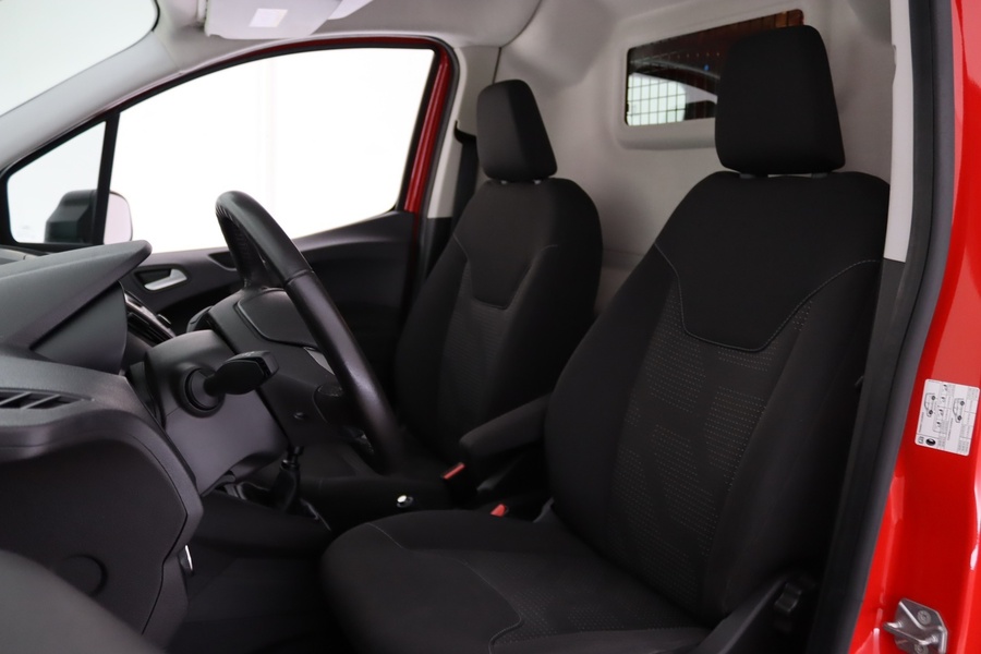 Ford Transit Courier vaihtoauto