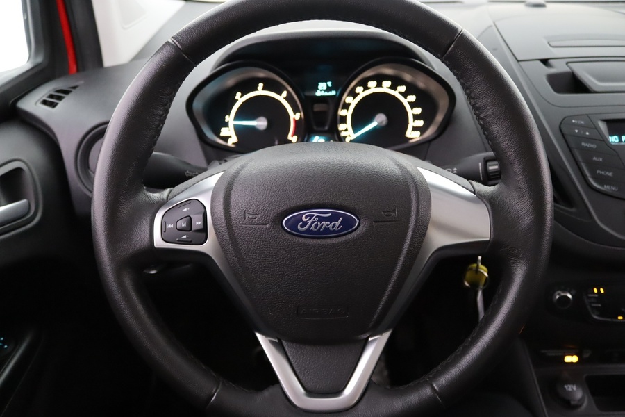 Ford Transit Courier vaihtoauto