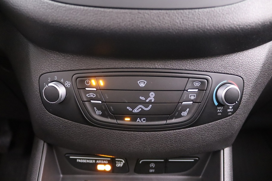 Ford Transit Courier vaihtoauto