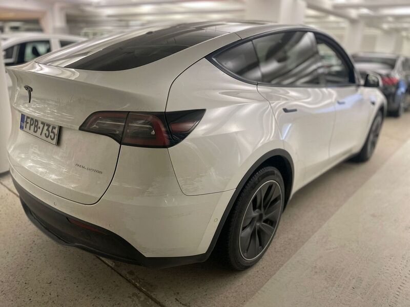 Tesla Model Y vaihtoauto