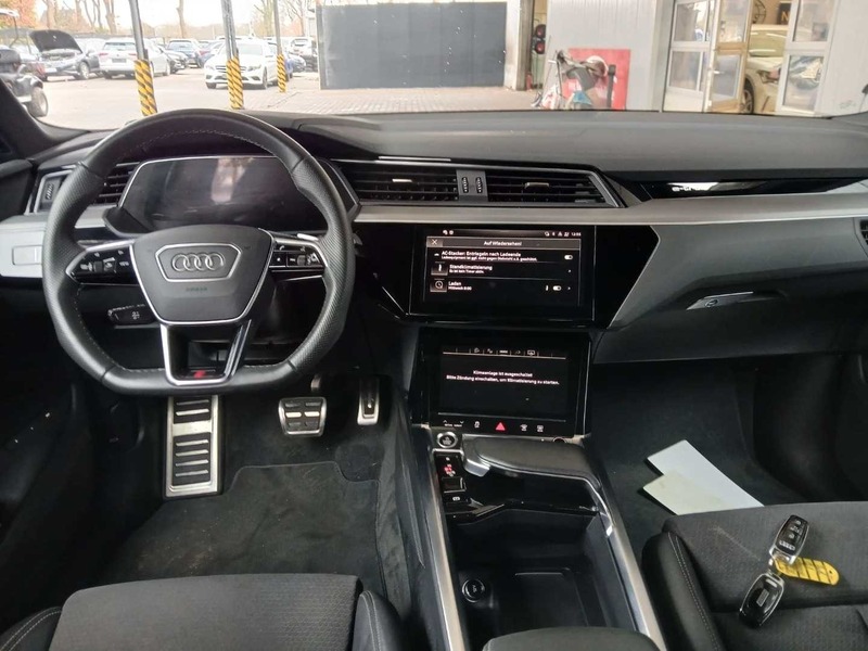 Audi Q8 e-tron vaihtoauto