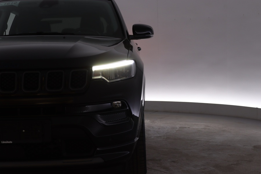Jeep Compass vaihtoauto
