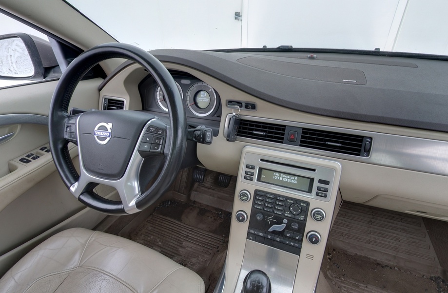 Volvo V70 vaihtoauto