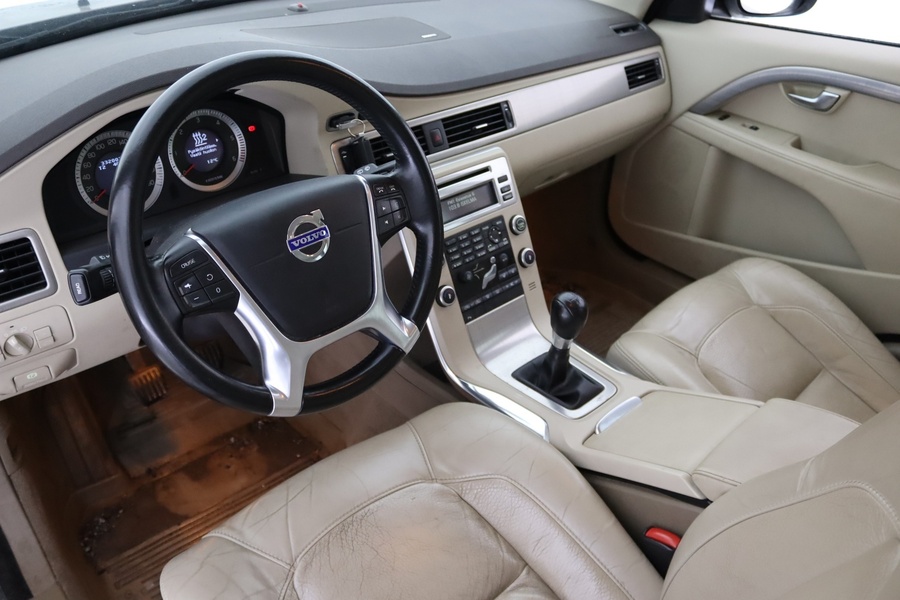 Volvo V70 vaihtoauto