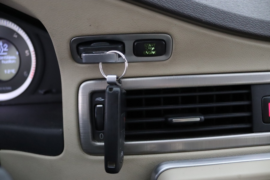 Volvo V70 vaihtoauto