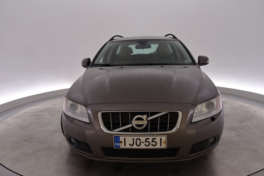 Volvo V70 vaihtoauto