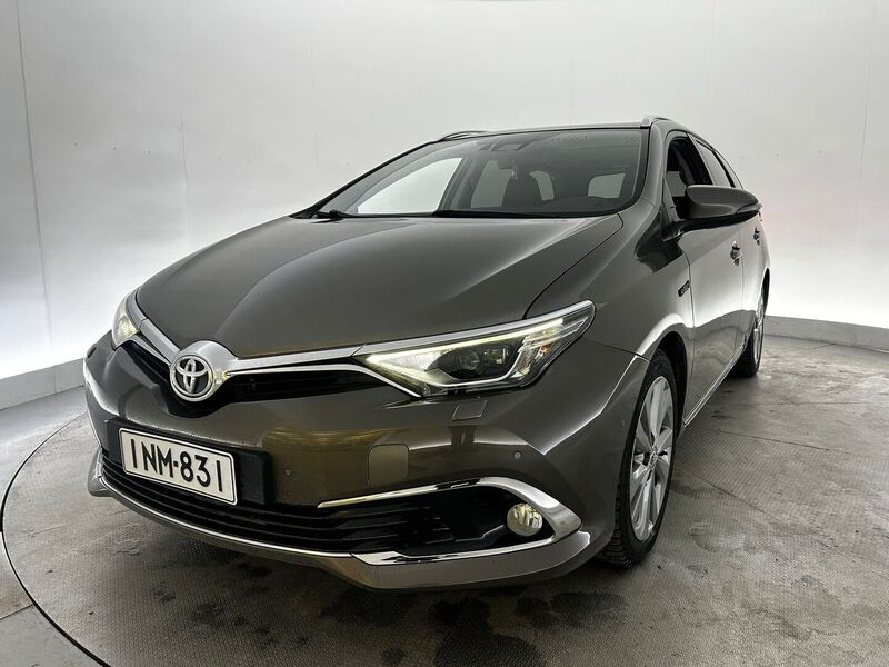 Toyota Auris vaihtoauto