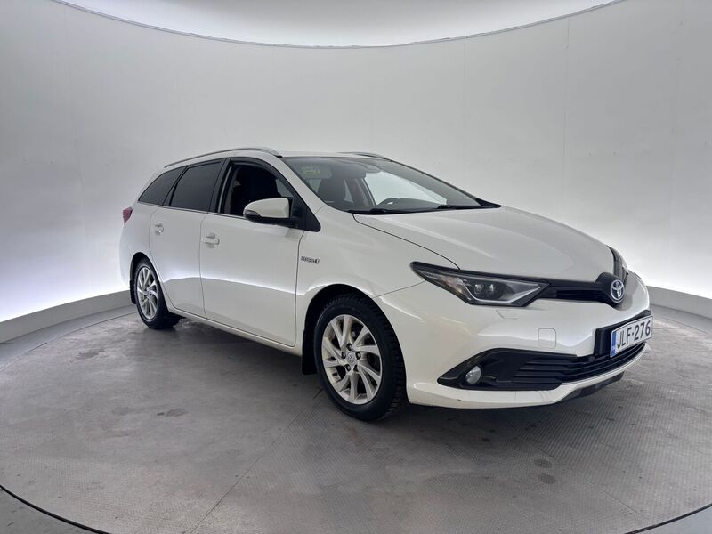 Toyota Auris vaihtoauto