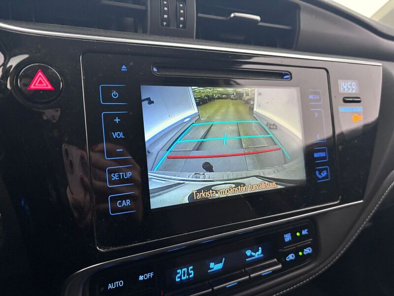 Toyota Auris vaihtoauto