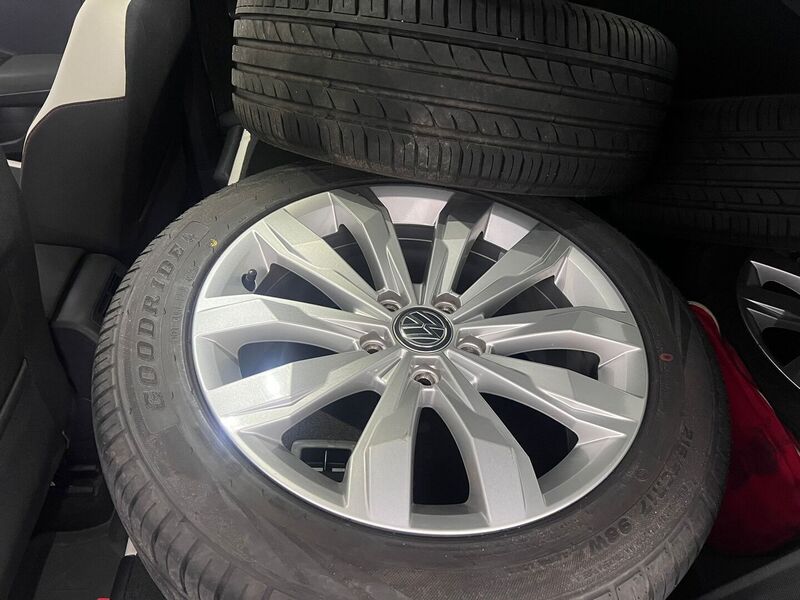 Volkswagen T-Roc vaihtoauto