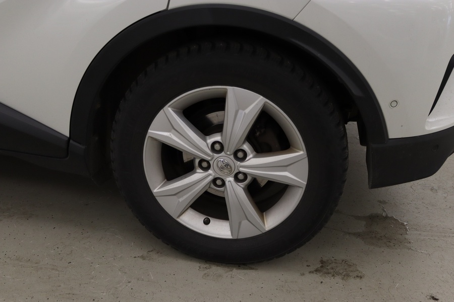 Toyota C-HR vaihtoauto