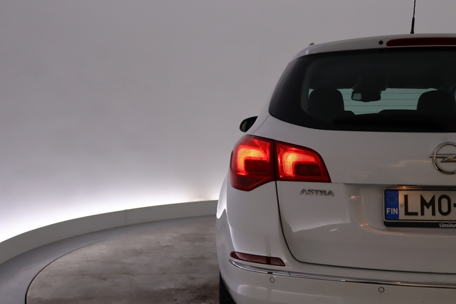 Opel Astra vaihtoauto