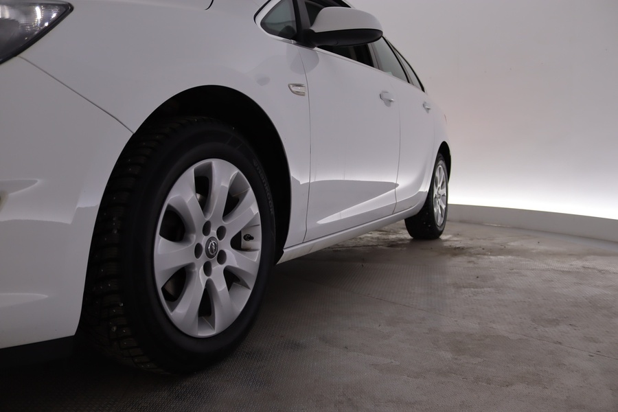 Opel Astra vaihtoauto