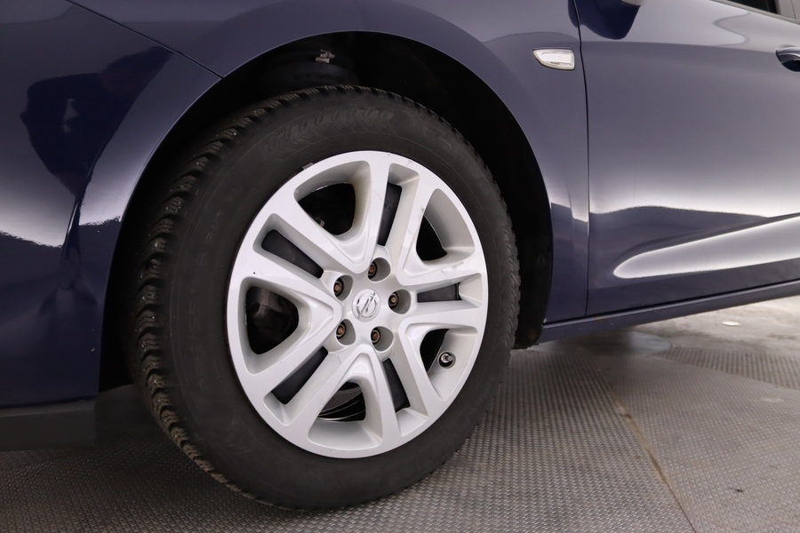 Opel Astra vaihtoauto