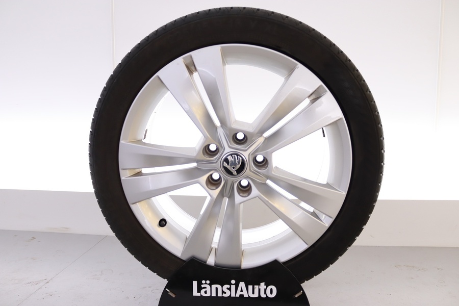 Skoda Karoq vaihtoauto