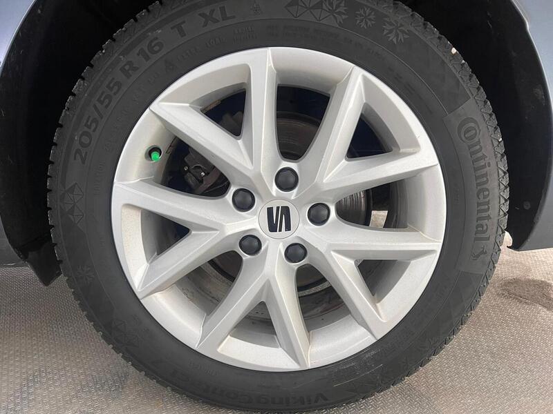 SEAT Leon Sportstourer vaihtoauto