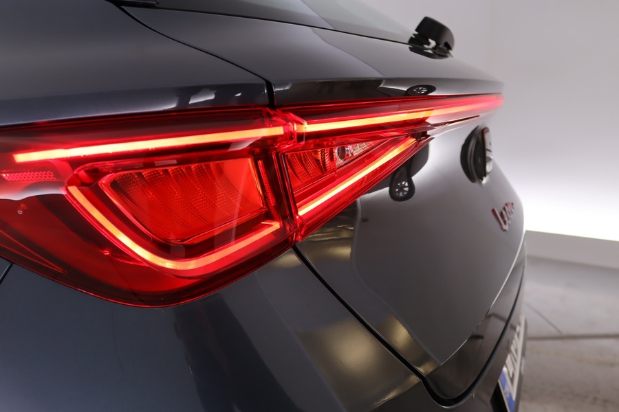 SEAT Leon Sportstourer vaihtoauto