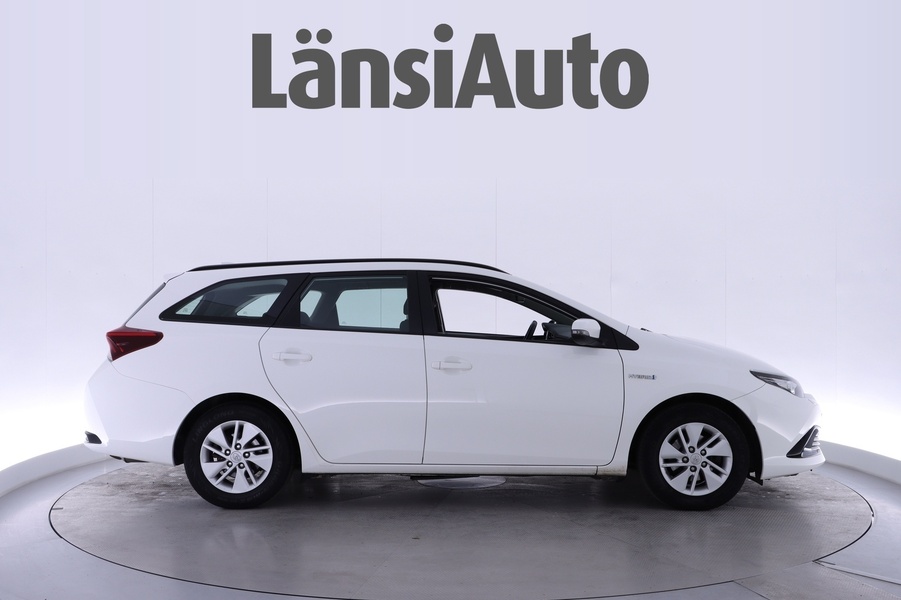 Toyota Auris vaihtoauto