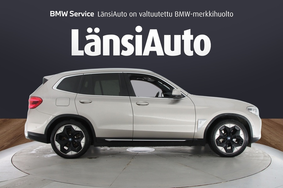 BMW iX3 vaihtoauto