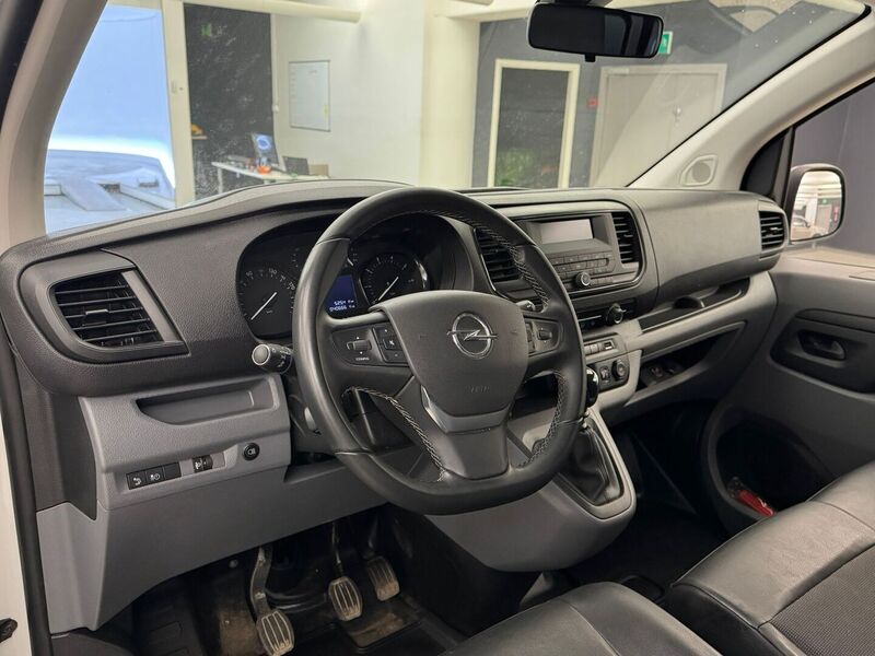 Opel Vivaro vaihtoauto