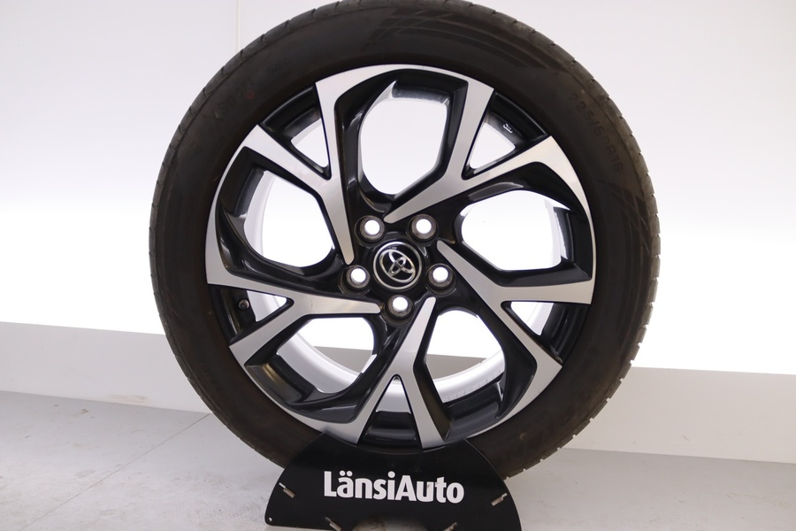 Toyota C-HR vaihtoauto