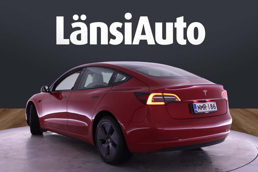 Tesla Model 3 vaihtoauto