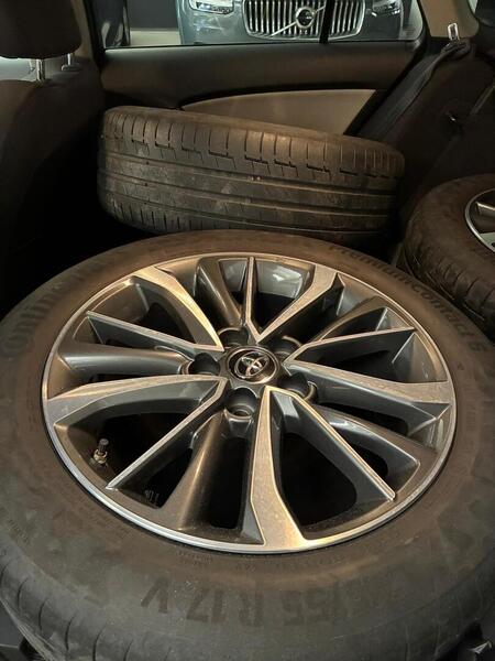 Toyota Avensis vaihtoauto