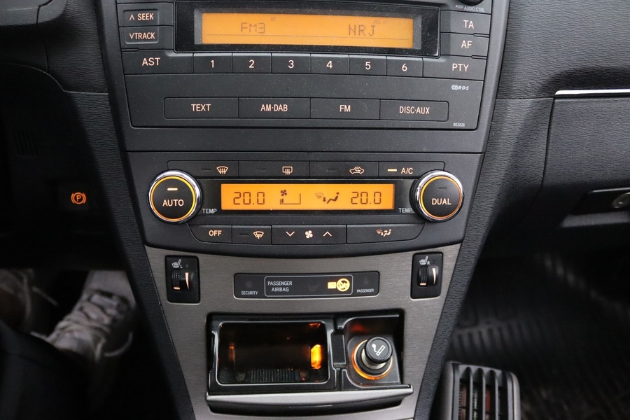 Toyota Avensis vaihtoauto