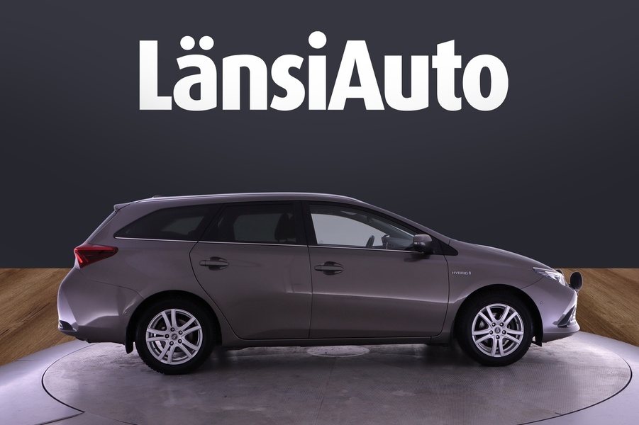 Toyota Auris vaihtoauto