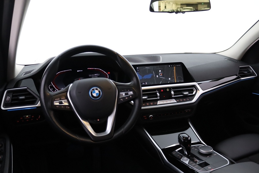 BMW 330 vaihtoauto