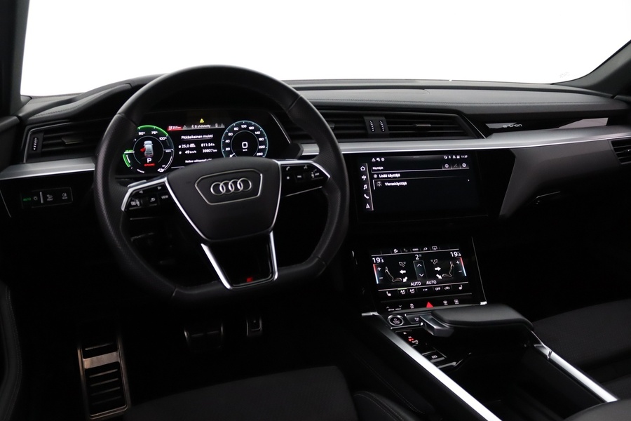 Audi Q8 e-tron vaihtoauto