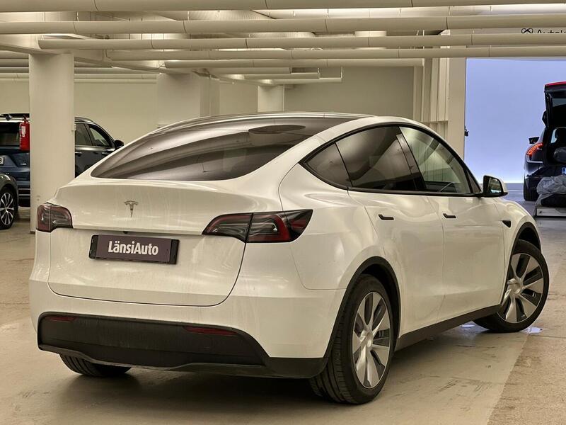 Tesla Model Y vaihtoauto