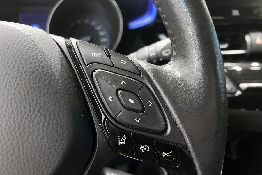 Toyota C-HR vaihtoauto