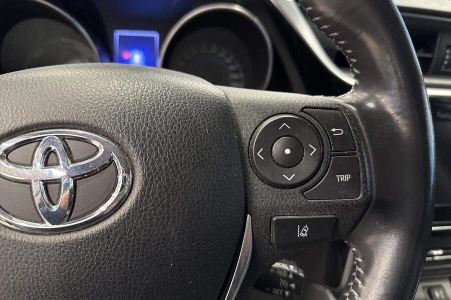 Toyota Auris vaihtoauto