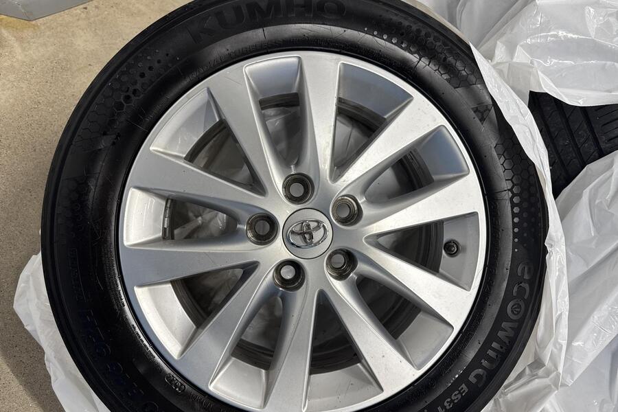 Toyota Avensis vaihtoauto