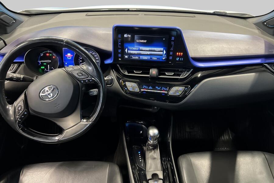 Toyota C-HR vaihtoauto