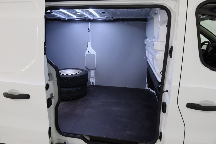 Nissan Primastar vaihtoauto