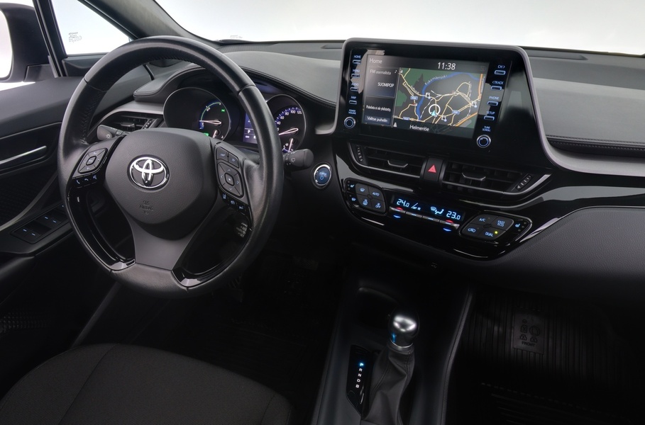 Toyota C-HR vaihtoauto