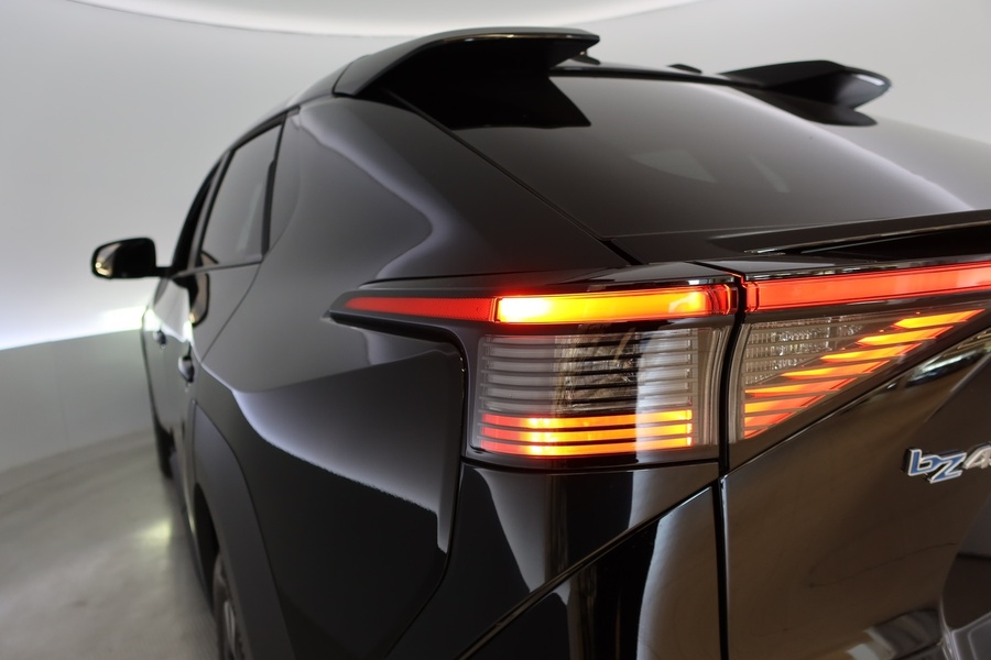 Toyota bZ4X vaihtoauto