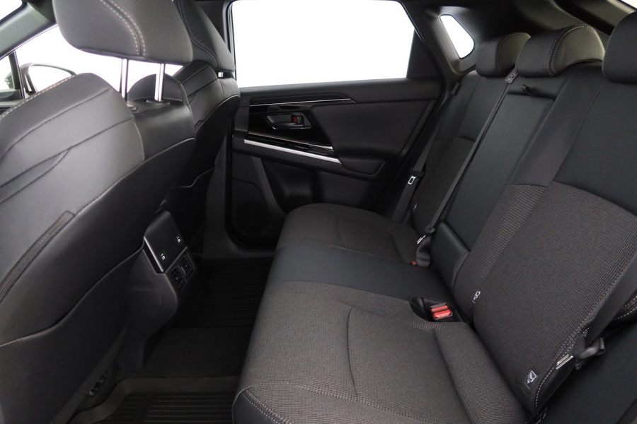 Toyota bZ4X vaihtoauto