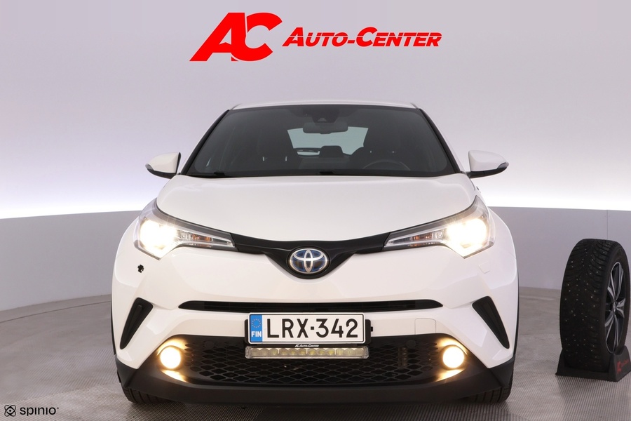 Toyota C-HR vaihtoauto