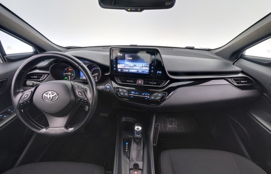 Toyota C-HR vaihtoauto