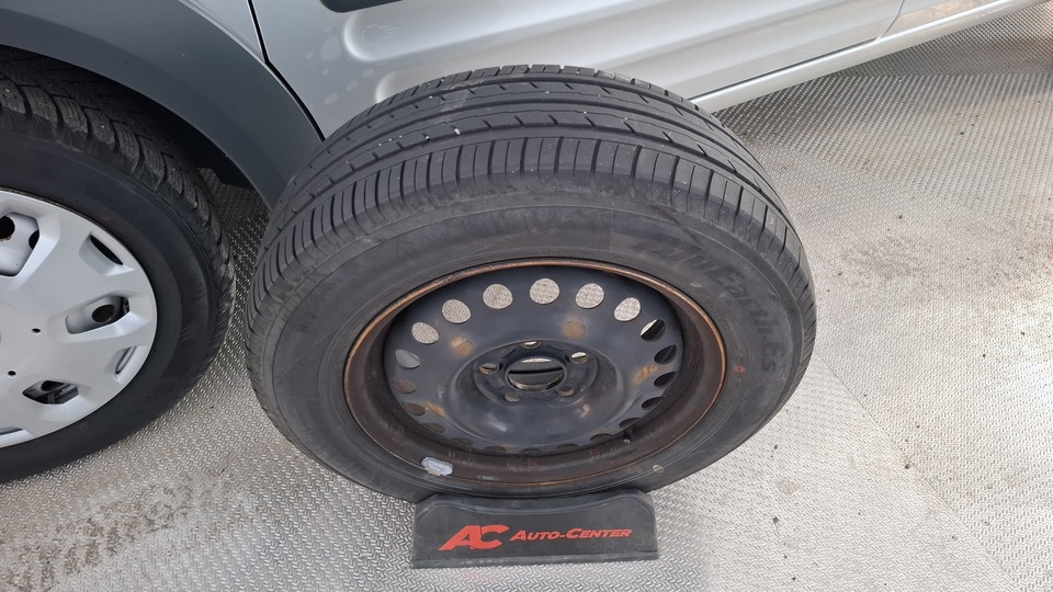 Ford Transit Connect vaihtoauto