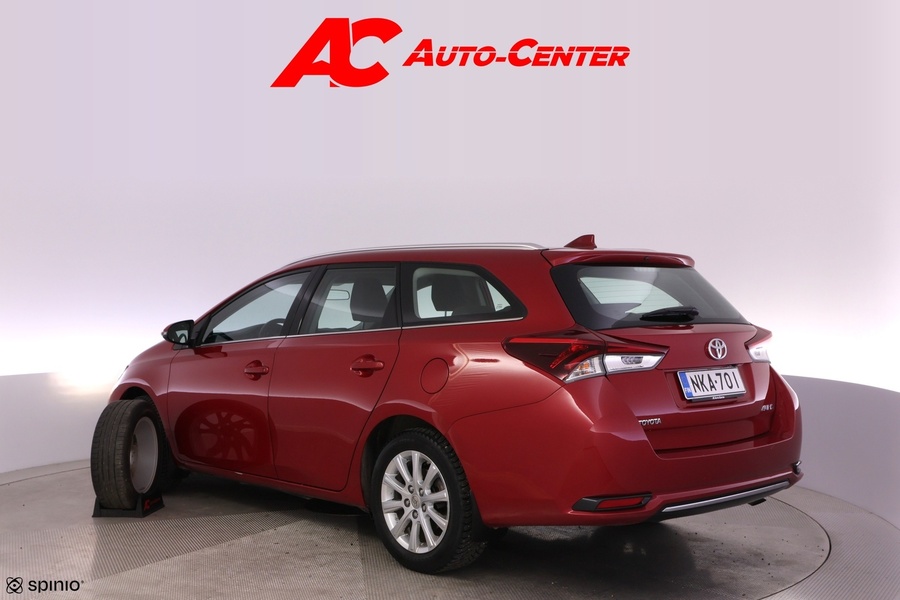 Toyota Auris vaihtoauto