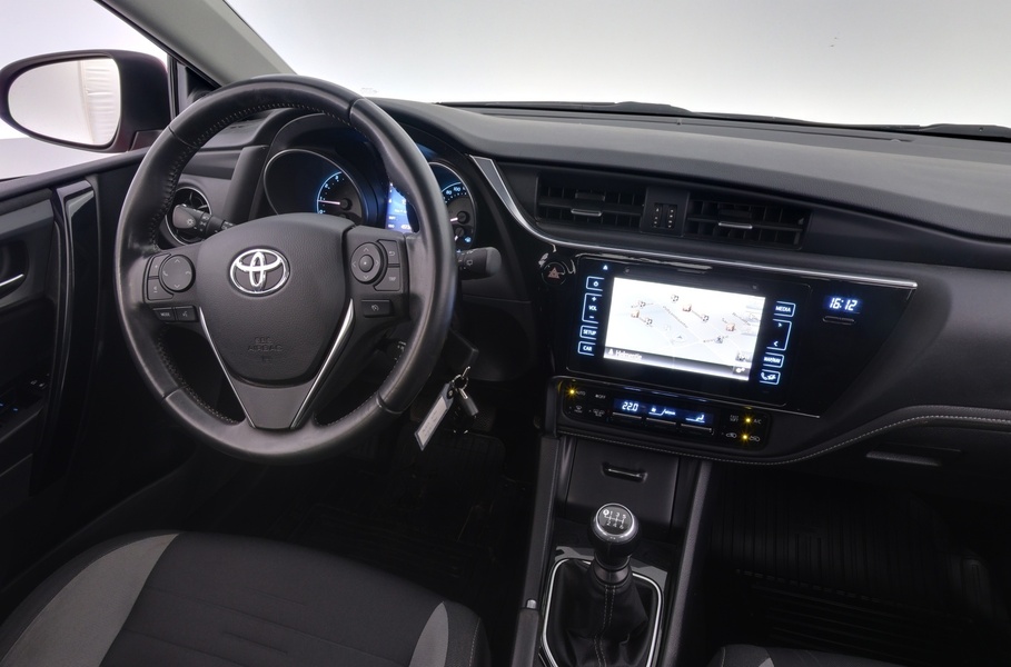 Toyota Auris vaihtoauto