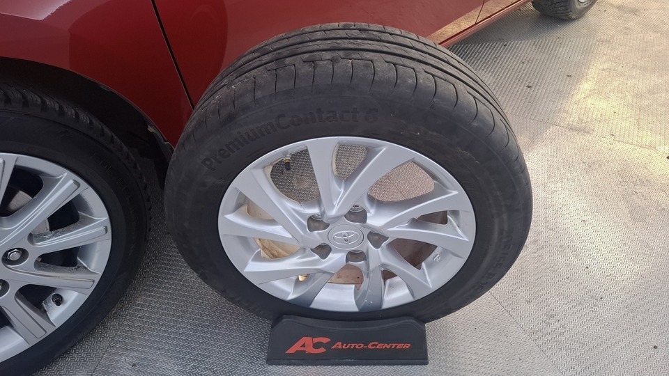 Toyota Auris vaihtoauto