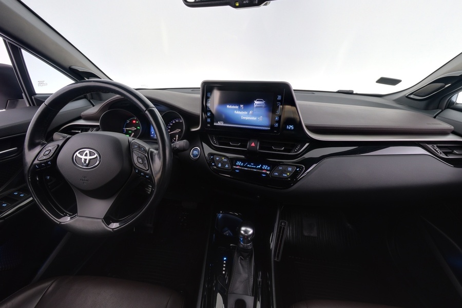 Toyota C-HR vaihtoauto