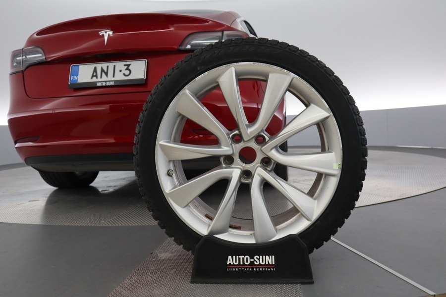 Tesla Model 3 vaihtoauto