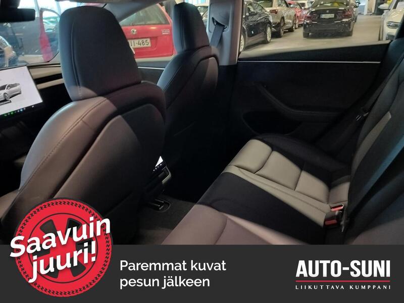 Tesla Model 3 vaihtoauto