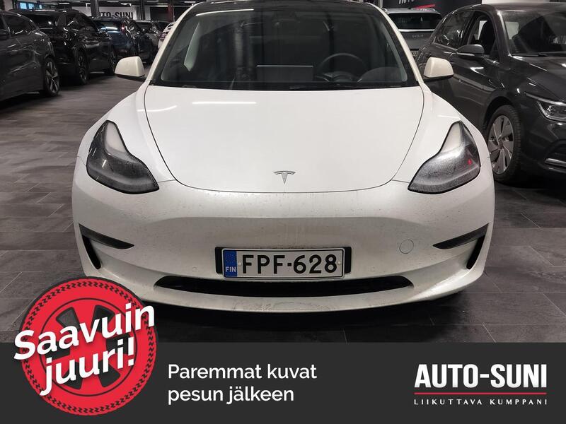 Tesla Model 3 vaihtoauto